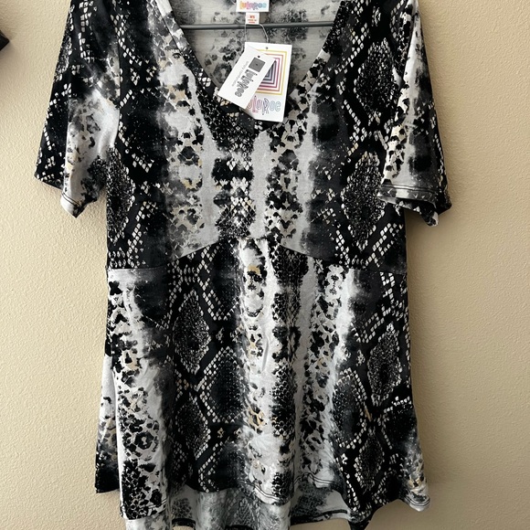 Jana black n white empire waisted top - Picture 2 of 4